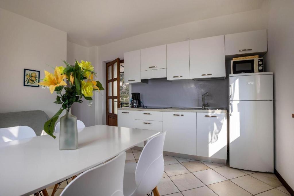 Appartamenti Casa Palazzina Malcesine Luaran gambar