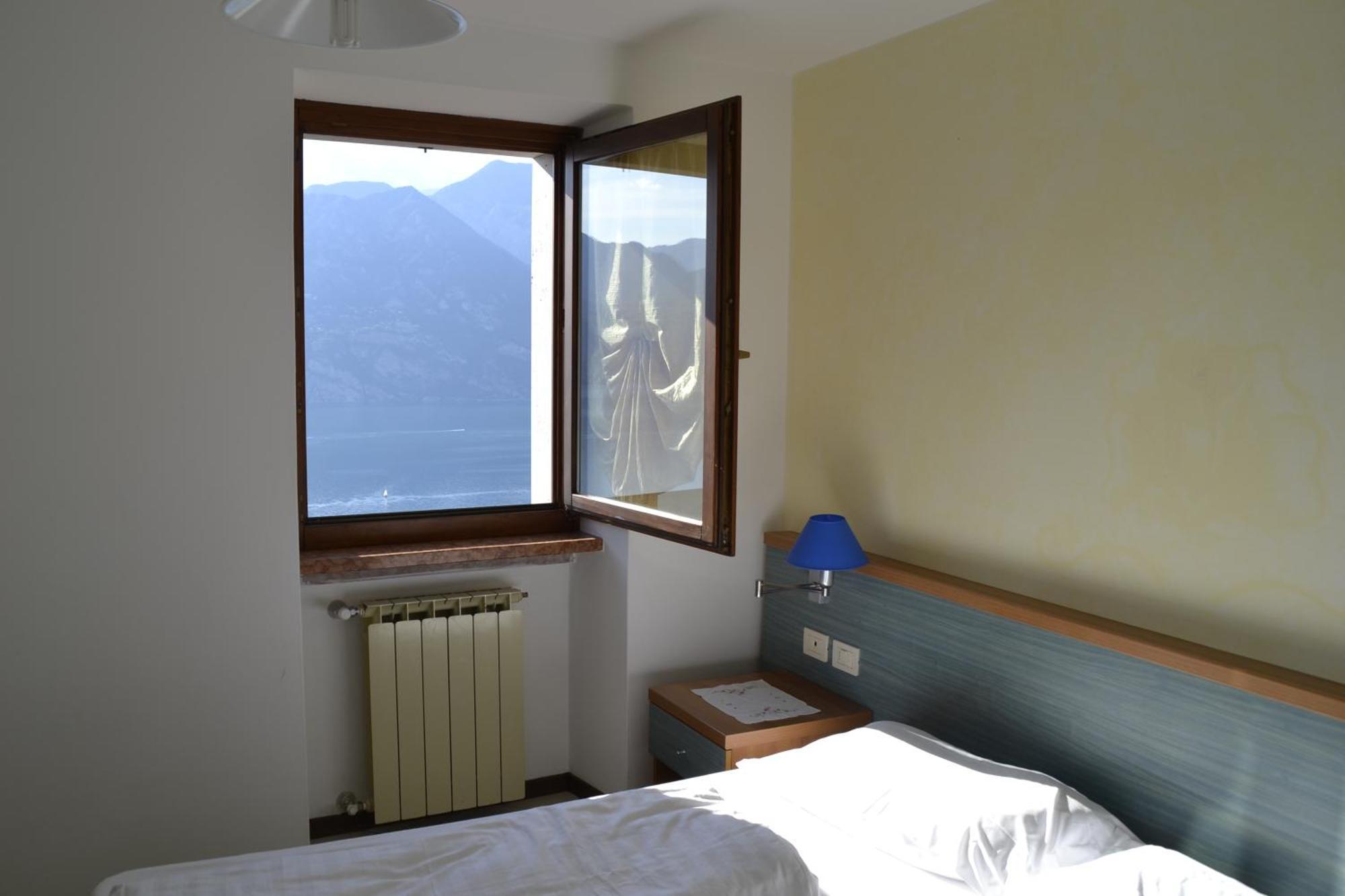 Appartamenti Casa Palazzina Malcesine Luaran gambar